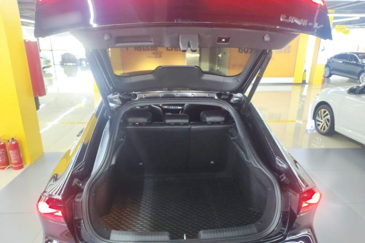 Used Changan UNI-V 2022 1.5T Prestige Version