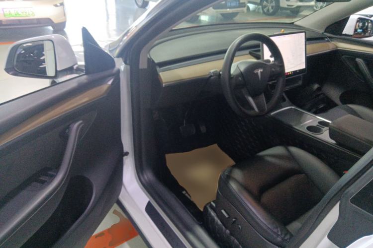 Used Tesla Model Y 2021 Long-Range All-Wheel-Drive Version