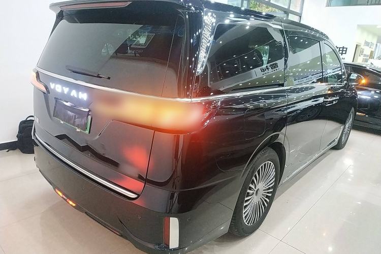 Used VOYAH Dream 2025 PHEV Four-Wheel-Drive Flagship Kunpeng Edition
