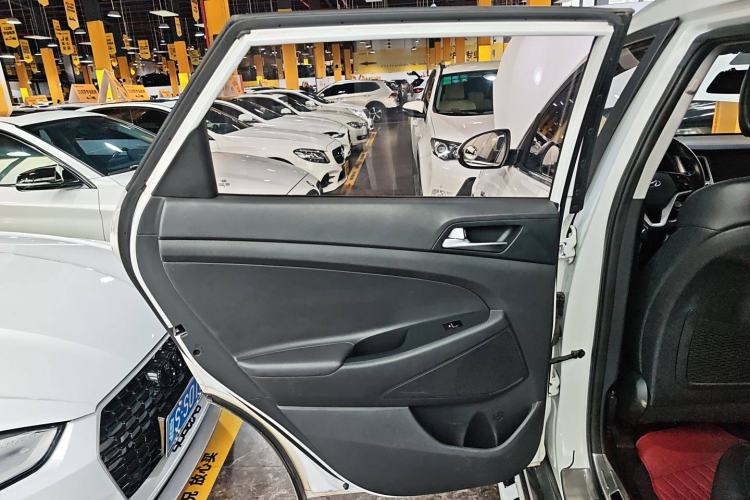 Used Hyundai Tucson 2015 1.6T Dual-Clutch Two-Wheel-Drive Smart Model
