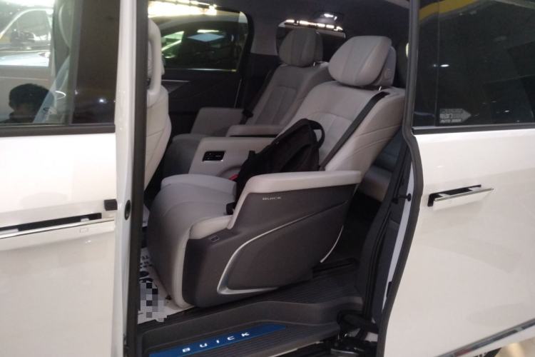 Used Buick GL8 2025 Lu Zun Deluxe Edition