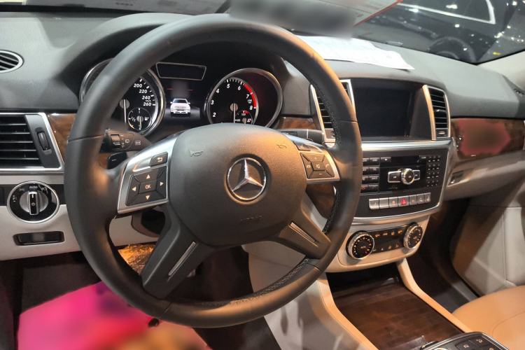 Used Mercedes-Benz M-Class 2014 ML 400 4MATIC Dynamic Model