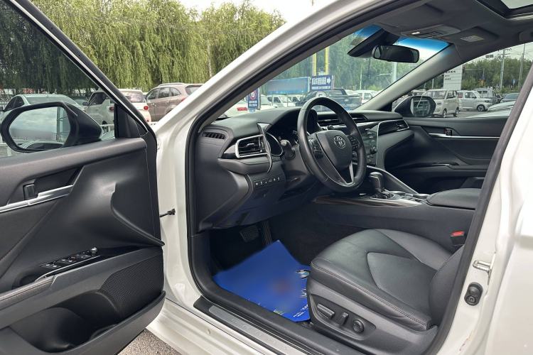 Used Toyota Camry 2018 2.5G Luxury Edition
