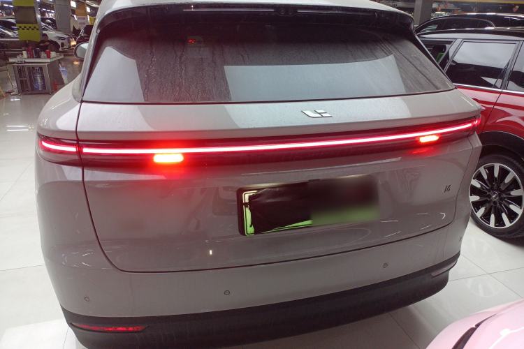 Used Li Auto Li Auto i6 2025 Model Four-Wheel-Drive Standard Type
