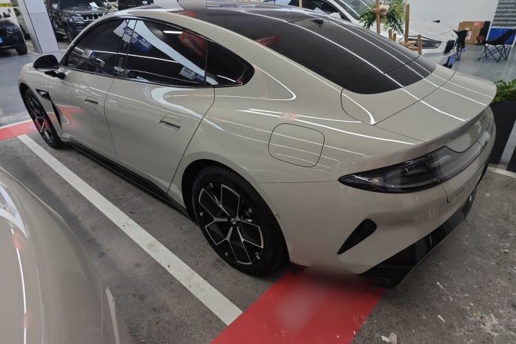 Used  SU7 2024 Rear-Drive Long-Range Intelligent Driving Version
