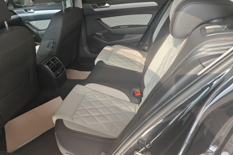 Used Volkswagen Magotan 2023 2 Million Units Commemorative Edition 330TSI DSG Luxury Version