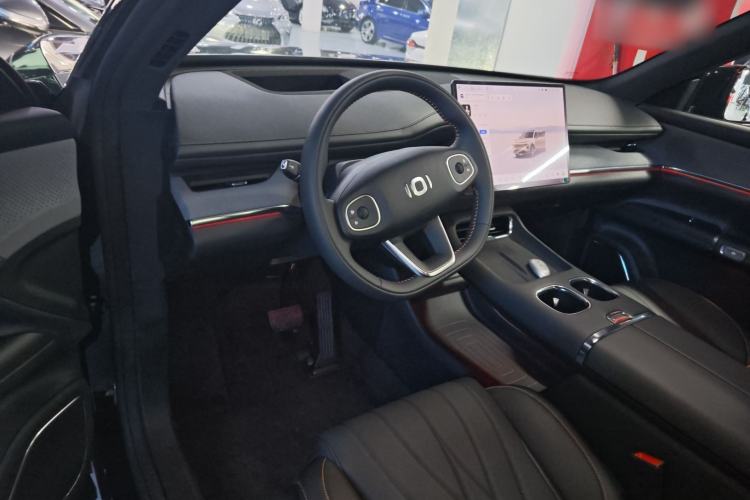 Used  Q07 2025 215 Prestige Edition