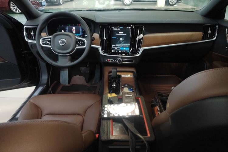 Used Volvo S90 2024 B5 Zhiyi Luxury Edition
