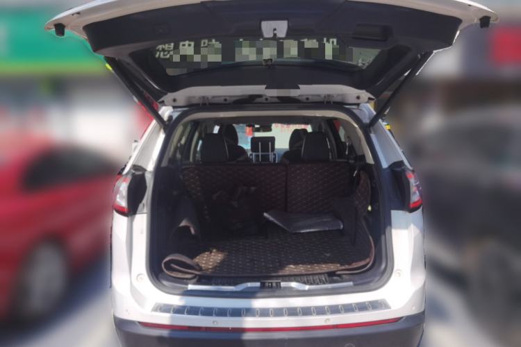 Used Ford Edge 2015 2.0T GTDi Two-Wheel-Drive High-Line Version