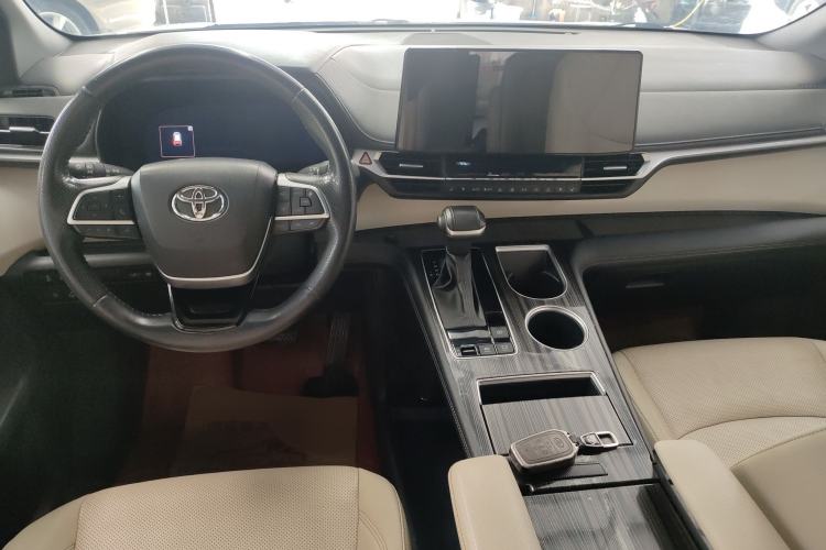 Used Toyota Sienna 2021 2.5L Hybrid Ultimate Edition
