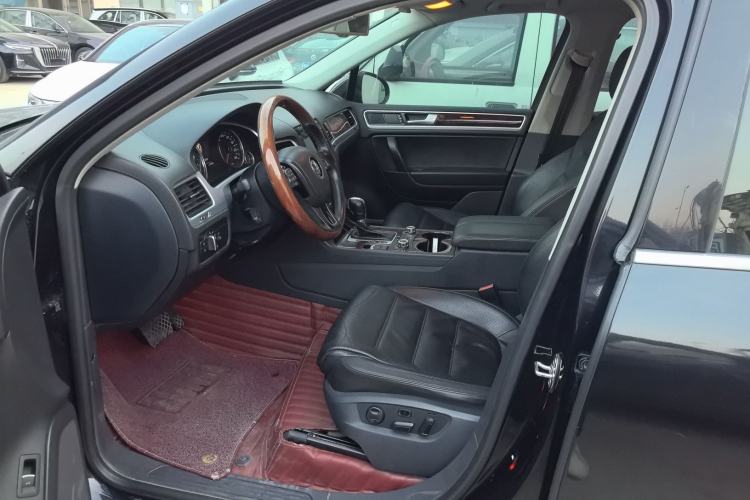 Used Volkswagen Touareg 2011 3.0 TSI Comfort Version
