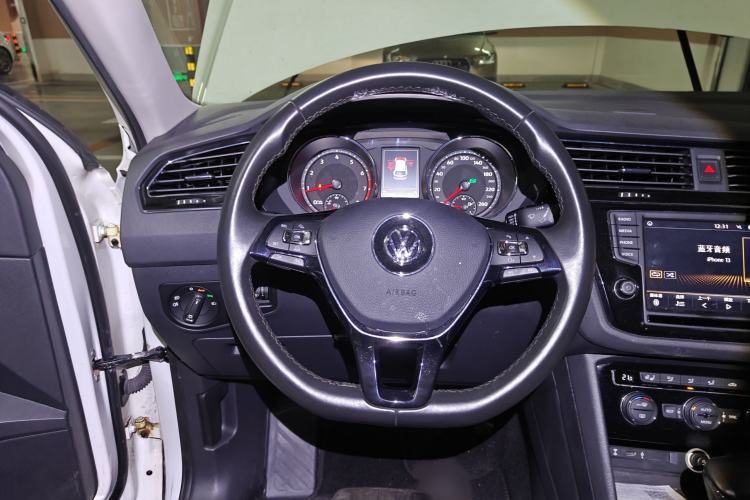 Used Volkswagen Tiguan L 2017 330TSI Automatic Two-Wheel Drive Luxury Edition
