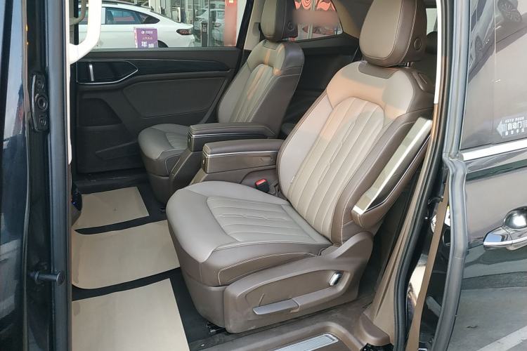 Used Volkswagen Viloran 2024 330TSI Luxury Edition