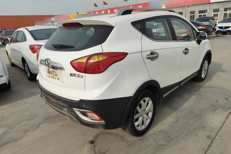 Used  Refine S3 2014 1.5L Manual Luxury Model
