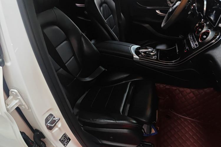 Used Mercedes-Benz GLC 2019 GLC 260 4MATIC Luxury Model
