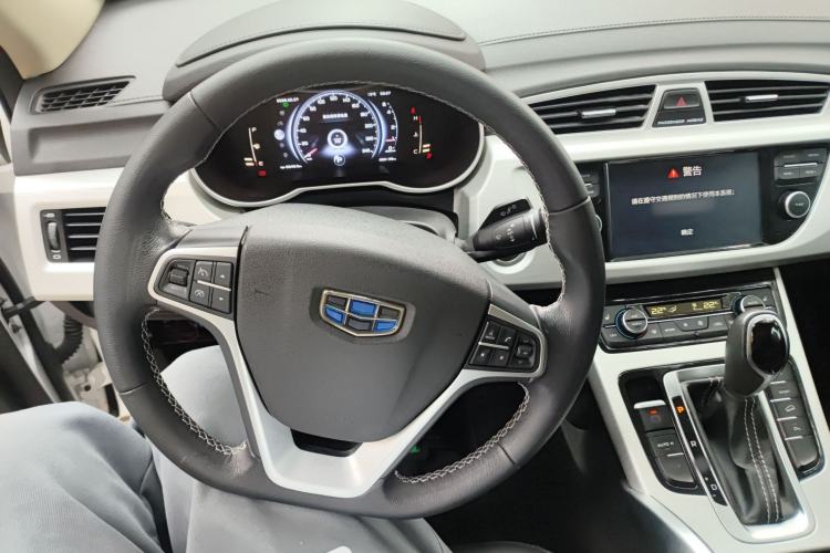 Used Geely Auto Emgrand X7 Sport 2018 1.8TD Automatic Two-Wheel Drive Smart Connect 4G Internet Edition
