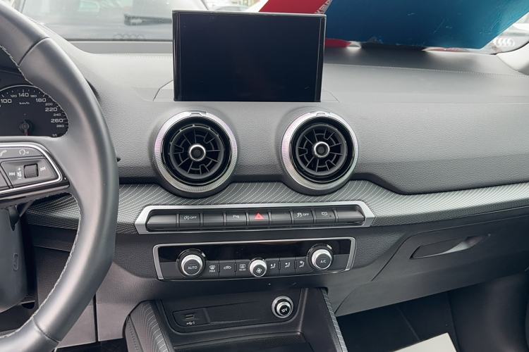 Used Audi Q2L 2024 35TFSI Fashionable and Dynamic Edition
