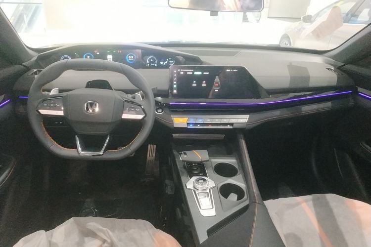 Used Changan UNI-V 2025 1.5T 500Bar Prestige Sporty Version