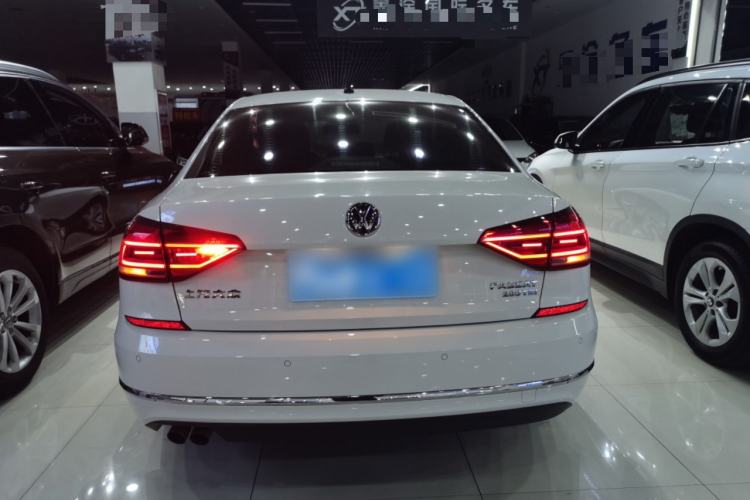 Used Volkswagen Passat 2017 280TSI DSG Luxury Edition
