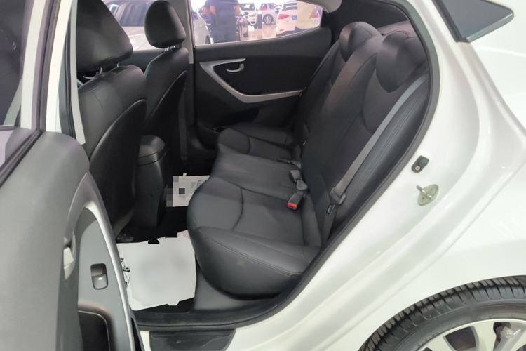 Used Hyundai Elantra 2016 1.6L Automatic Smart Version
