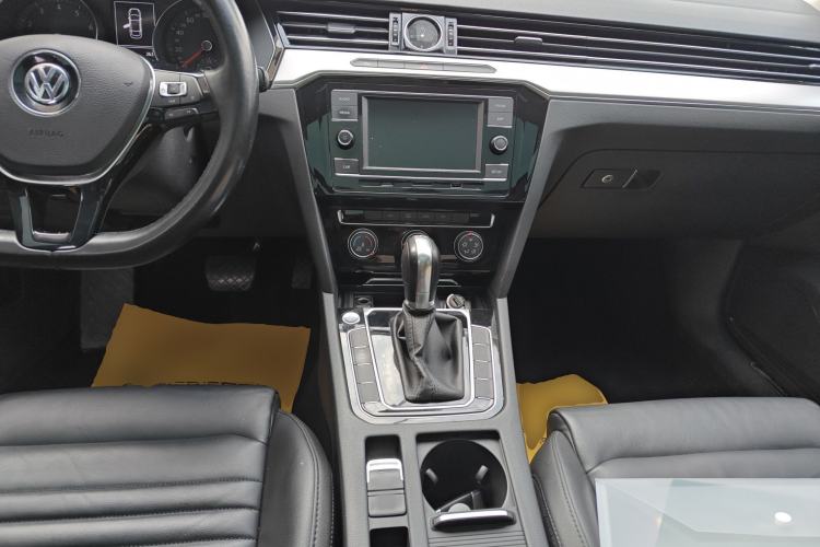 Used Volkswagen Magotan 2019 330TSI DSG Leading Edition China V Standard
