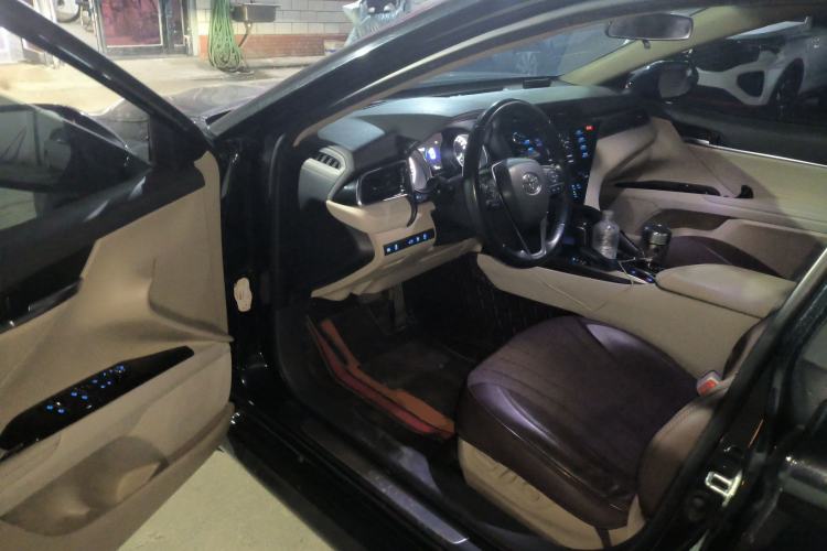 Used Toyota Camry 2018 2.0G Luxury Edition
