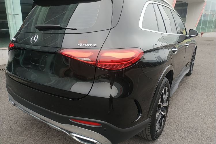 Used Mercedes-Benz GLC 2023 GLC 260 L 4MATIC Luxury Model 5 Seats
