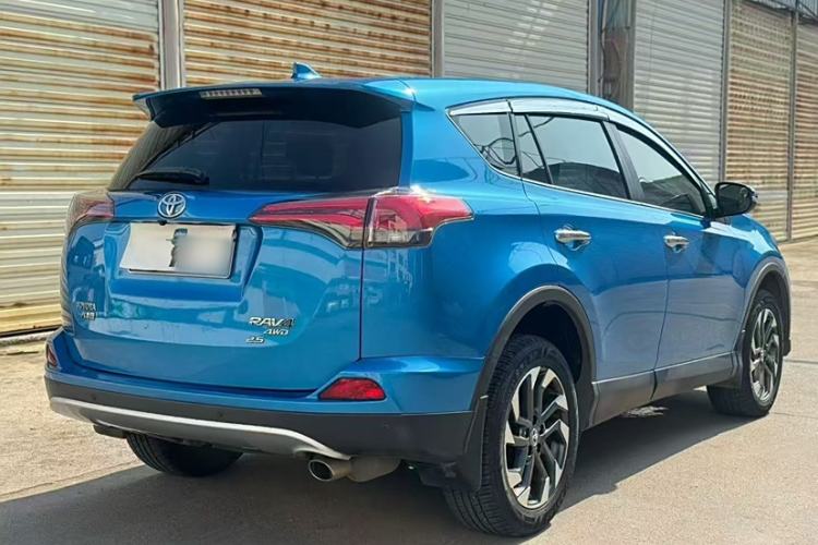Used Toyota C-HR 2018 2.0L Leading with Sunroof China V Standard
