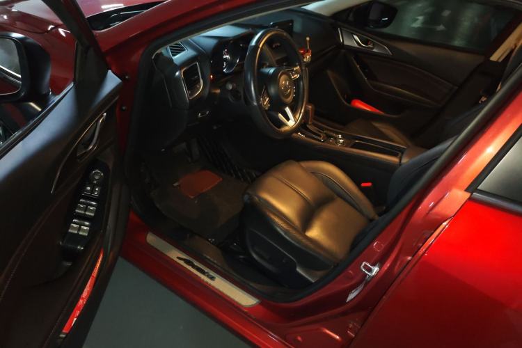 Used Mazda Mazda 3 Axela 2017 Hatchback 2.0L Automatic Sport Model China V Emission Standard
