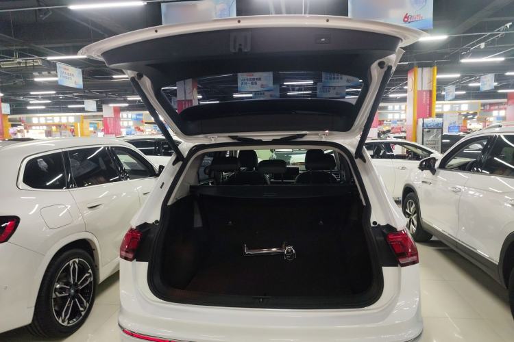 Used Volkswagen Tiguan L 2024 Outstanding Model 330TSI Automatic Two-Wheel Drive R-Line Dragon Glory Edition
