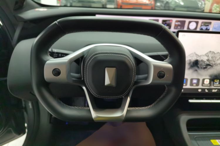 Used  12 2025 Ultra Extended-Range Edition
