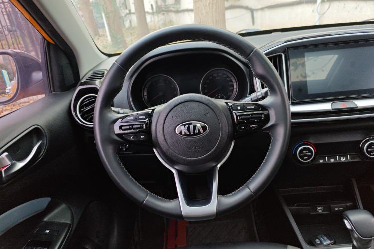 Used Kia kx1 Stonic 2021 1.4L CVT Fun & Sunroof Model
