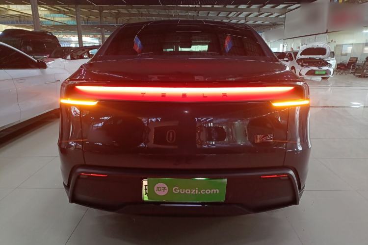 Used Tesla Model Y 2025 Long-Range All-Wheel-Drive Version