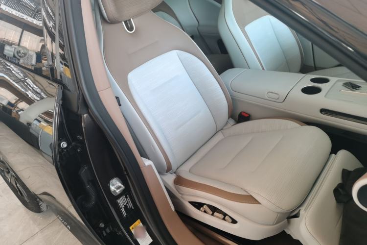 Used  07 2024 Pro+ All-Electric Version
