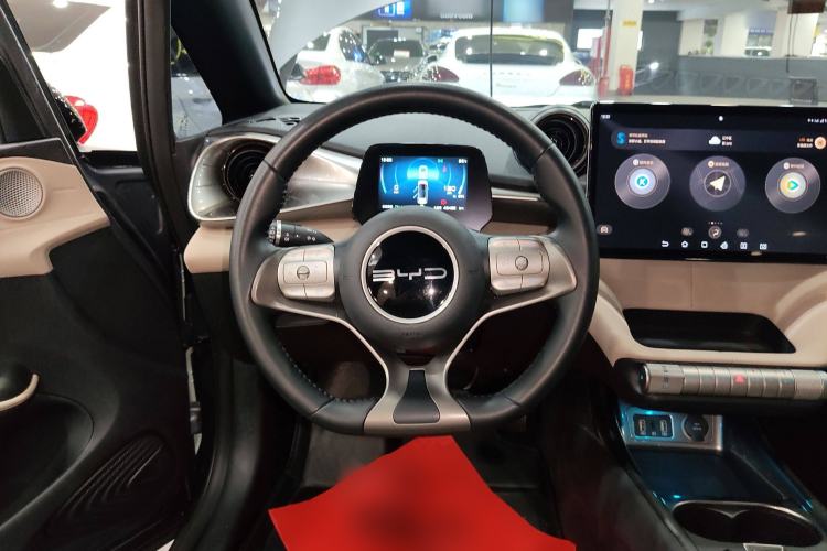 Used BYD Dolphin 2023 420 km Free Version
