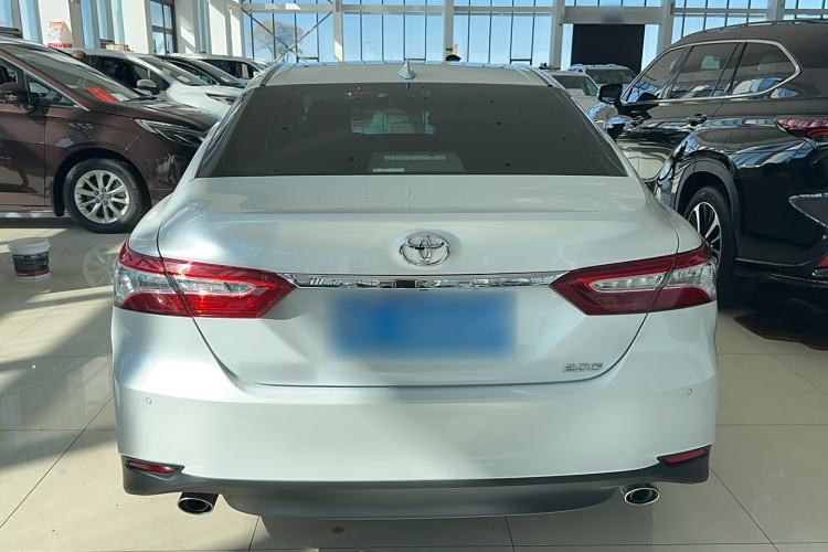 Used Toyota Camry 2021 2.0G Luxury Edition

