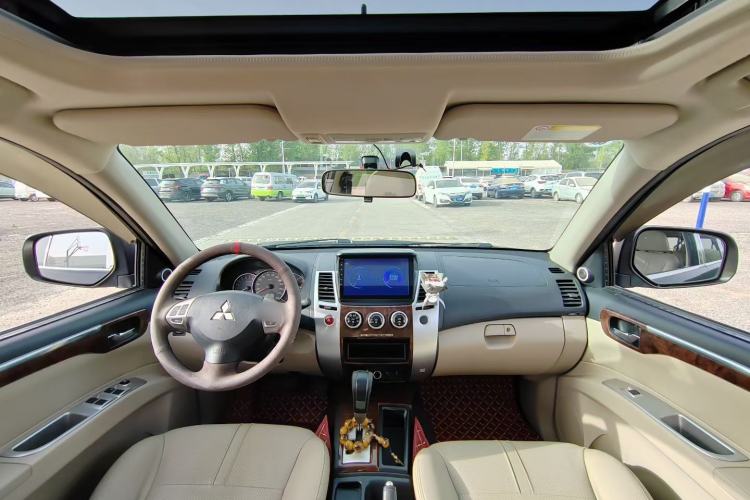 Used Mitsubishi Pajero Sport 2013 3.0L Automatic Two-Wheel Drive Luxury Edition
