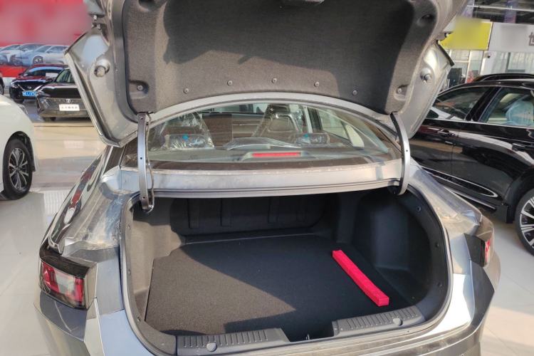 Used Changan Eado 2025 Blue Whale 1.5T 500Bar Prestige Model