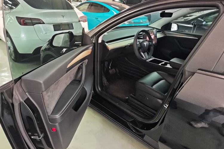 Used Tesla Model Y 2022 Rear-Wheel-Drive Version
