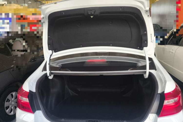 Used Geely Auto Vision 2019 Upgraded Model 1.5L Manual Luxury Version China VI Standard
