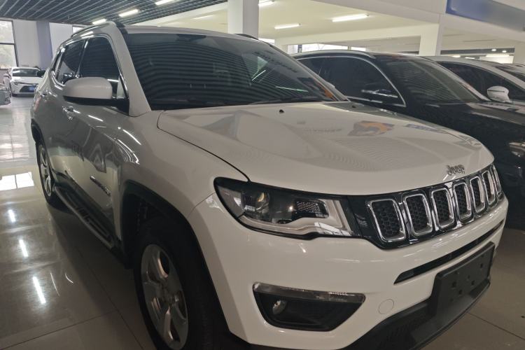 Used  Compass 2017 200T Automatic Enjoyment Version
