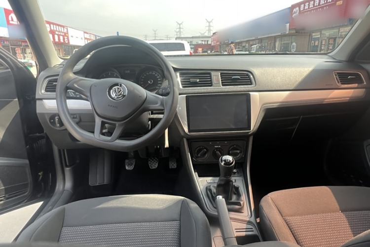 Used Volkswagen Lavida 2017 1.6L Manual Fashion Edition
