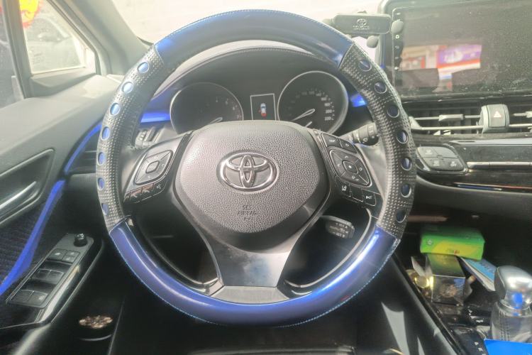 Used Toyota IZOA 2018 2.0L Yichi Version China VI Standard