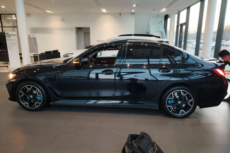 Used BMW i3 2024 eDrive 40 L Midnight Edition