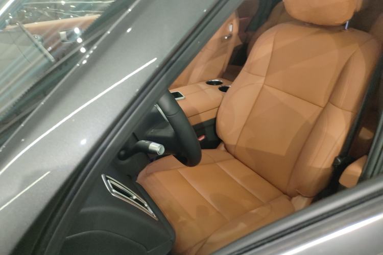 Used Li Auto L8 2025 Ultra Smart Refreshed Edition
