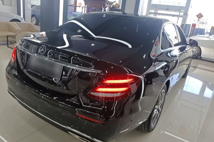 Used Mercedes-Benz E-Class 2018 Facelift E 300 L Luxury Edition
