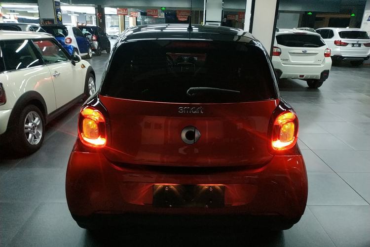 Used  forfour 2016 0.9T 66 kW Pioneer Edition
