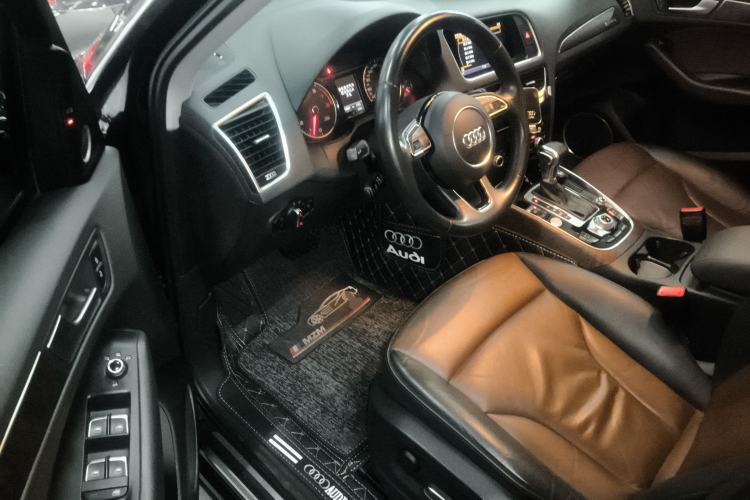 Used Audi Q5 2017 40 TFSI Comfort Model
