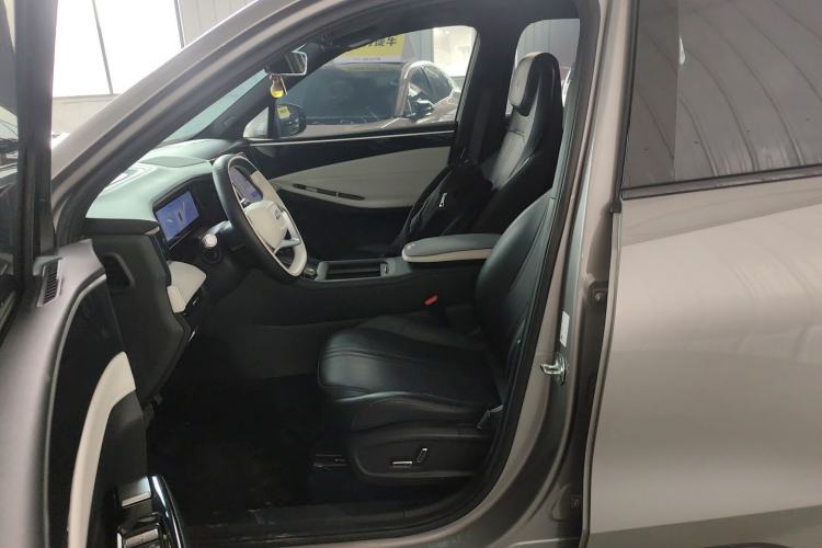 Used  L7 2024 1.5T 115 km PLUS Dragon Edition
