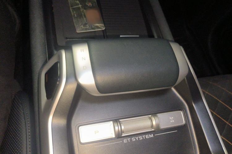 Used  G318 2024 Four-Wheel-Drive Air Suspension Model
